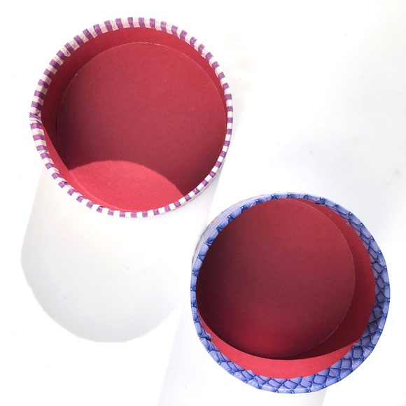 Mary Engelbreit The Queen of Hearts Round Trinket Box Pooch & Sweetheart 32846 - Picture 7 of 10